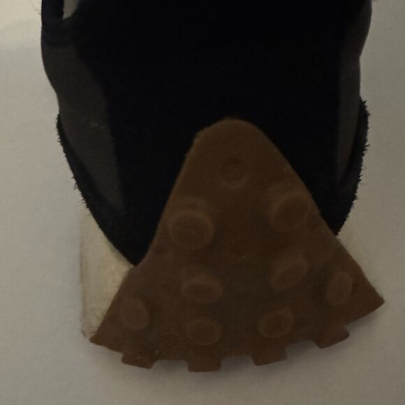 Women's New Balance 327 Moonbeam Size 8 Worn Sneakers with some wear and tear - Picture 11 of 16